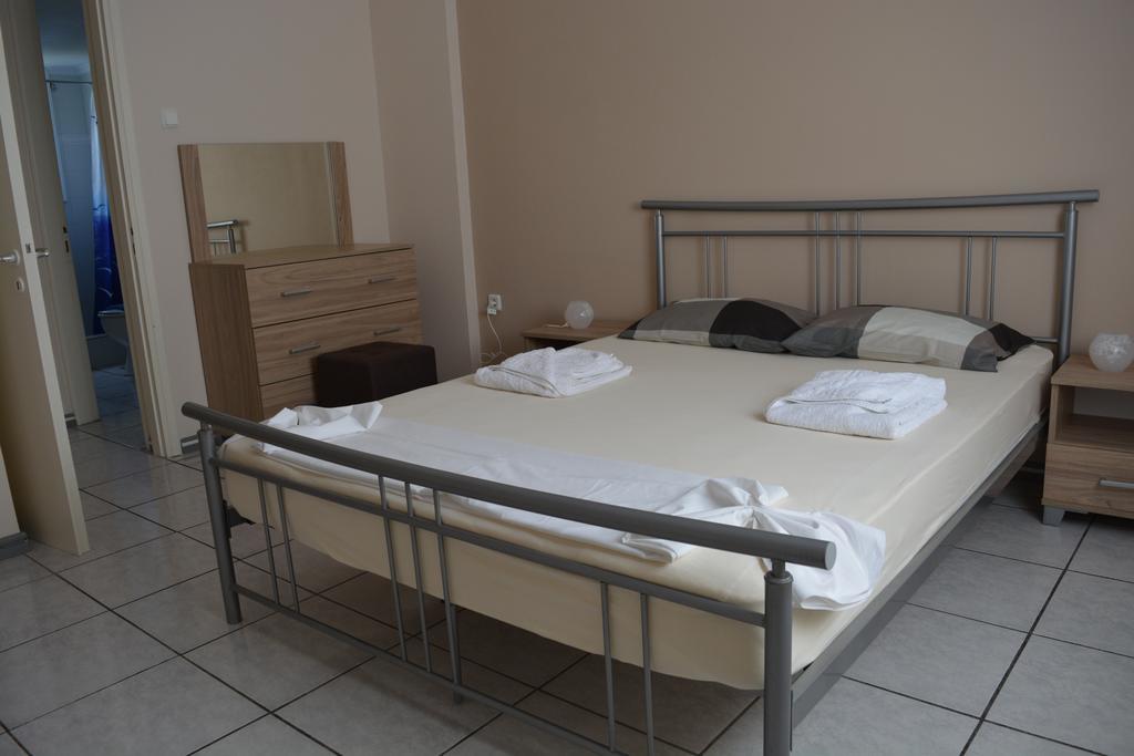 Paralia Agias Foteinis Iro Apartments المظهر الخارجي الصورة